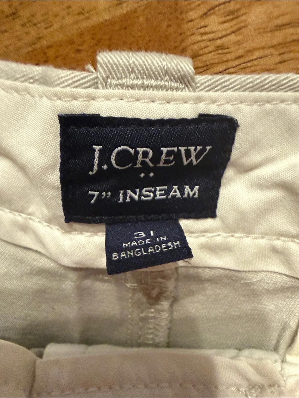 J. Crew Men’s Flat-Front 7” inseam Chino Shorts in Light Khaki Size 31